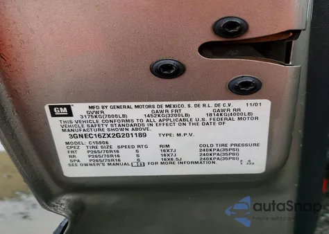 2002 Chevrolet Suburban C1500 z USA, uszkodzony, nr VIN 3GNEC16ZX2G201189